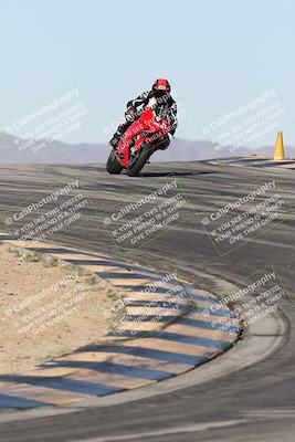 media/Dec-01-2025-Moto Forza (Mon) [[2daa91e15f]]/2-Intermediate Group/Session 2 (Turns 9 and 10)/